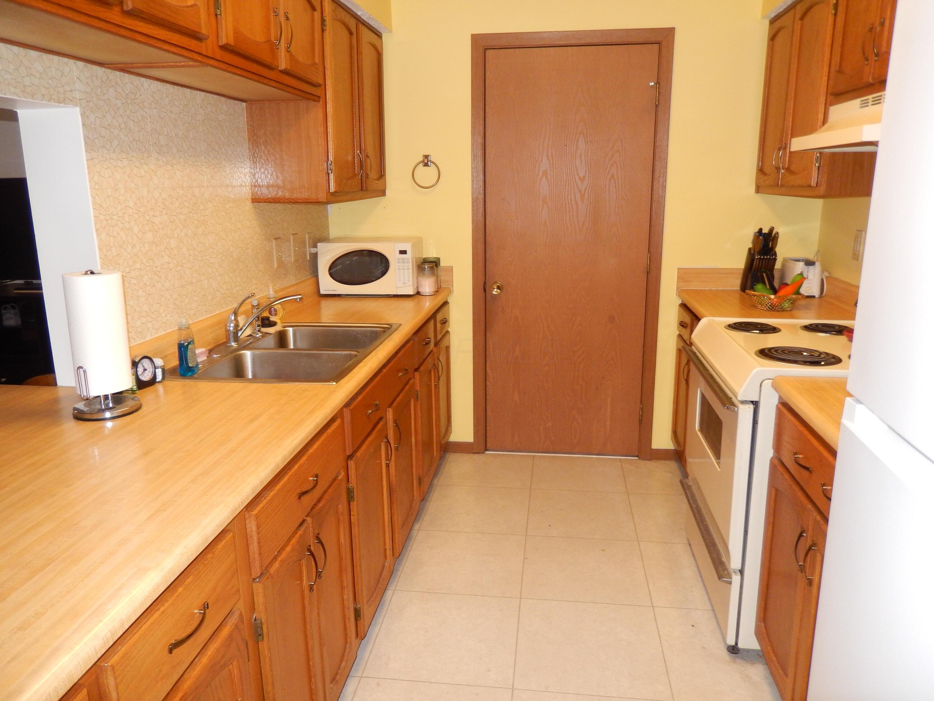 4143 Karl Road, Unit 215 Columbus, OH 43224 - Photo 6 of 13 DSCN9790