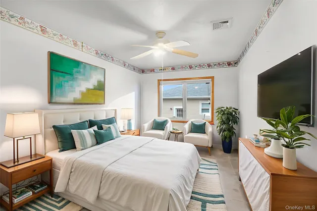 $749,900 | 168 A North Oak Street, Massapequa, NY 11758