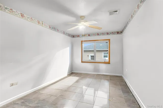 $749,900 | 168 A North Oak Street, Massapequa, NY 11758