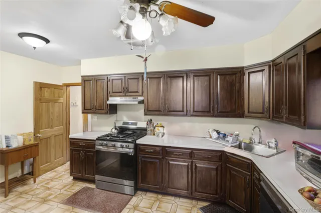 $749,900 | 168 A North Oak Street, Massapequa, NY 11758