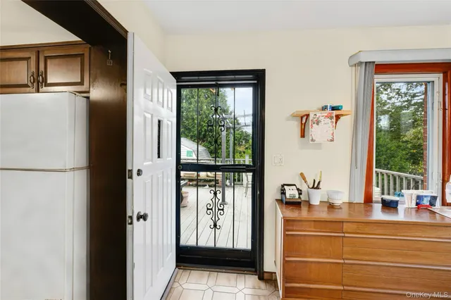 $749,900 | 168 A North Oak Street, Massapequa, NY 11758