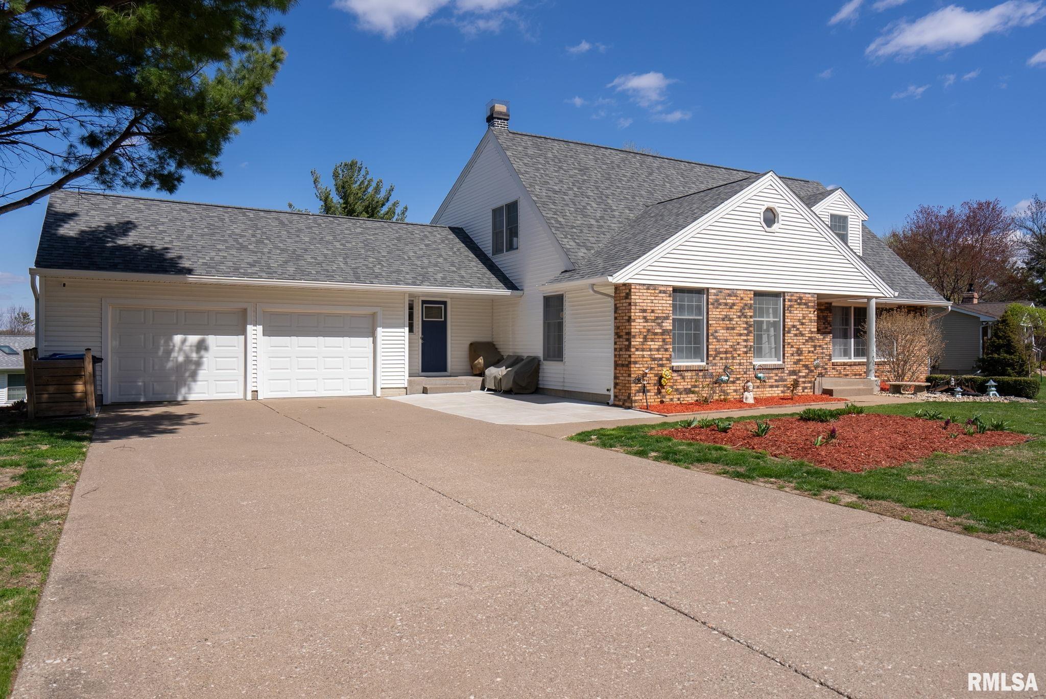 4620 Trails End Road Bettendorf, IA 52722 - Photo 2 of 70