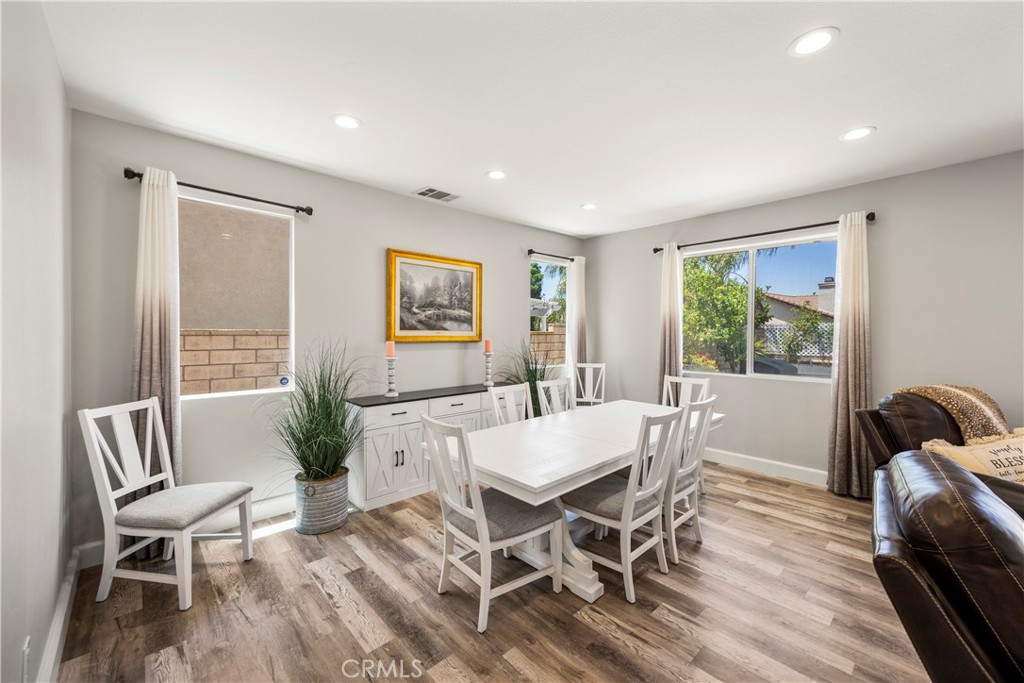 249 Encore Way Corona, CA 92879 - Photo 11 of 50 Dining room