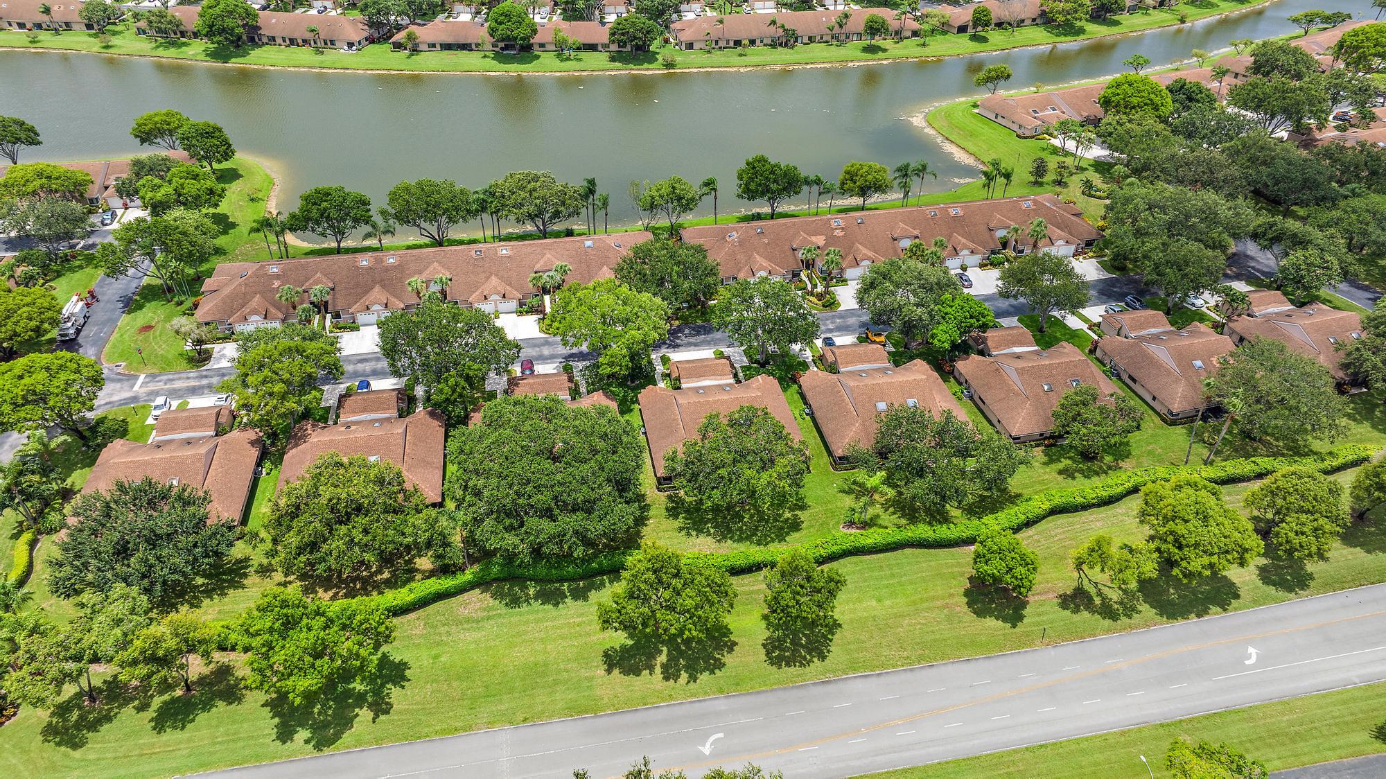 8368 Sunmeadow Lane Boca Raton, FL 33496 - Photo 26 of 29 Aerial