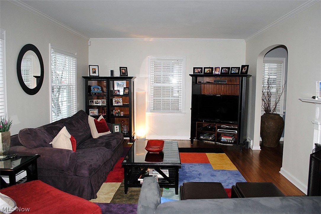 2439 Traymore Road Cleveland, OH 44118 - Photo 4 of 22
