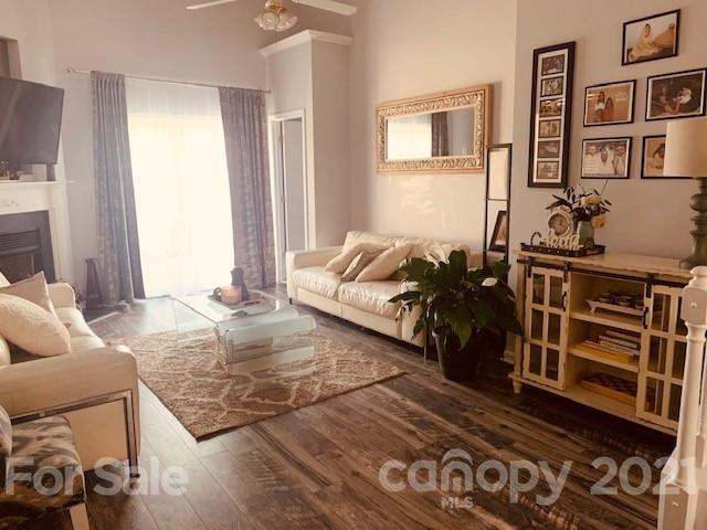 919 Azurine Circle Fort Mill, SC 29708 - Photo 4 of 19 a living room with furniture