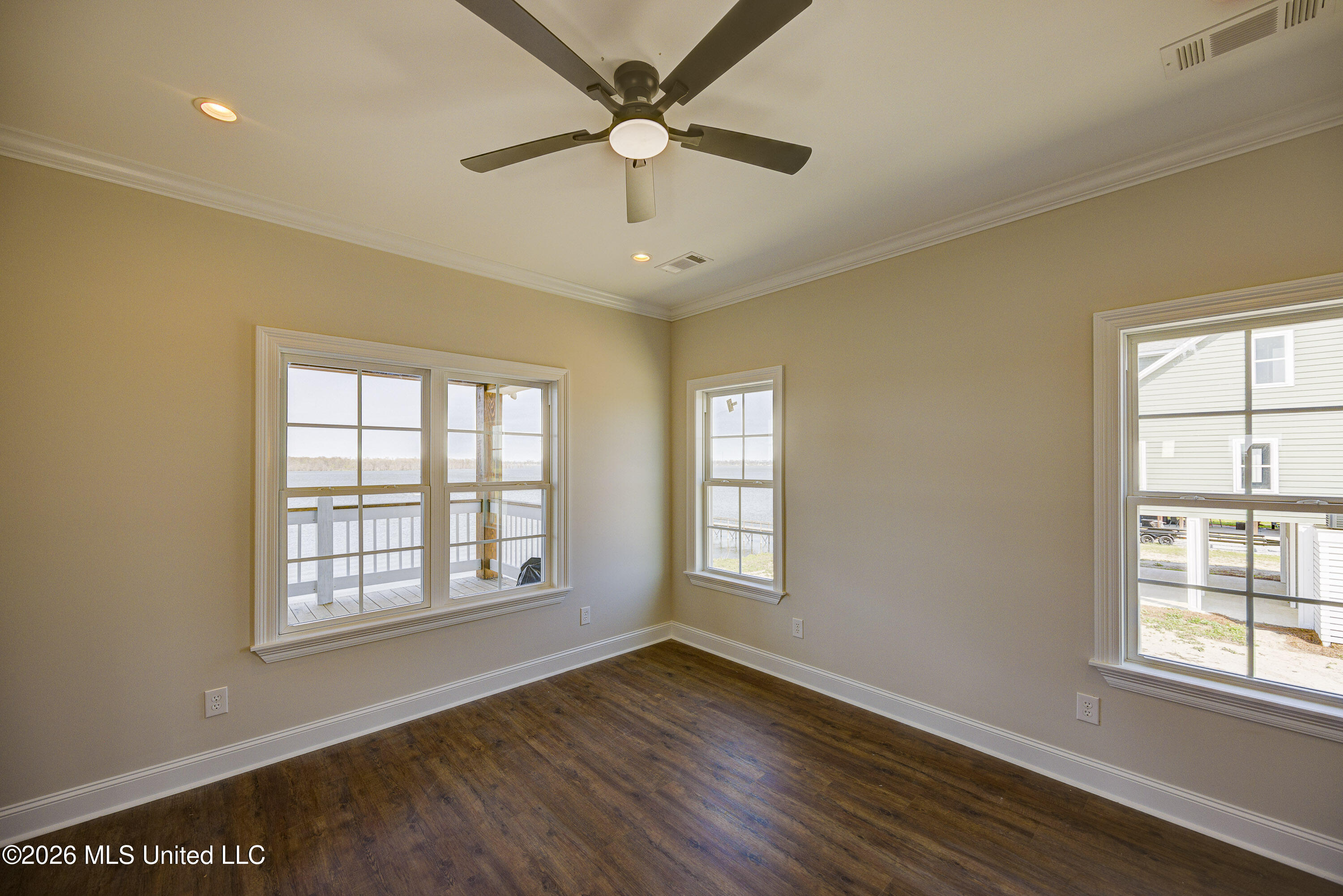2412 Eagle Lake Shore Road Vicksburg, MS 39183 - Photo 13 of 30 Primary Bedroom 1-2