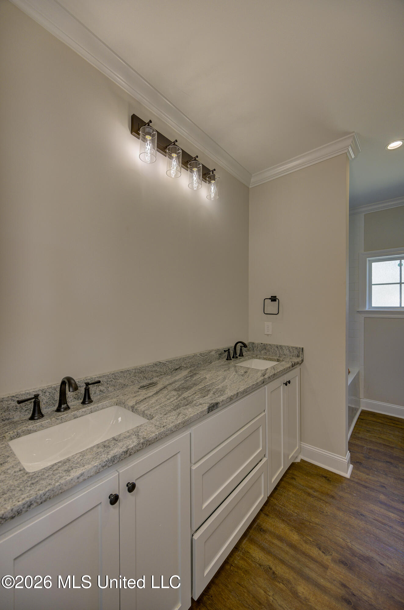 2412 Eagle Lake Shore Road Vicksburg, MS 39183 - Photo 17 of 30 Primary Bathroom 3-2
