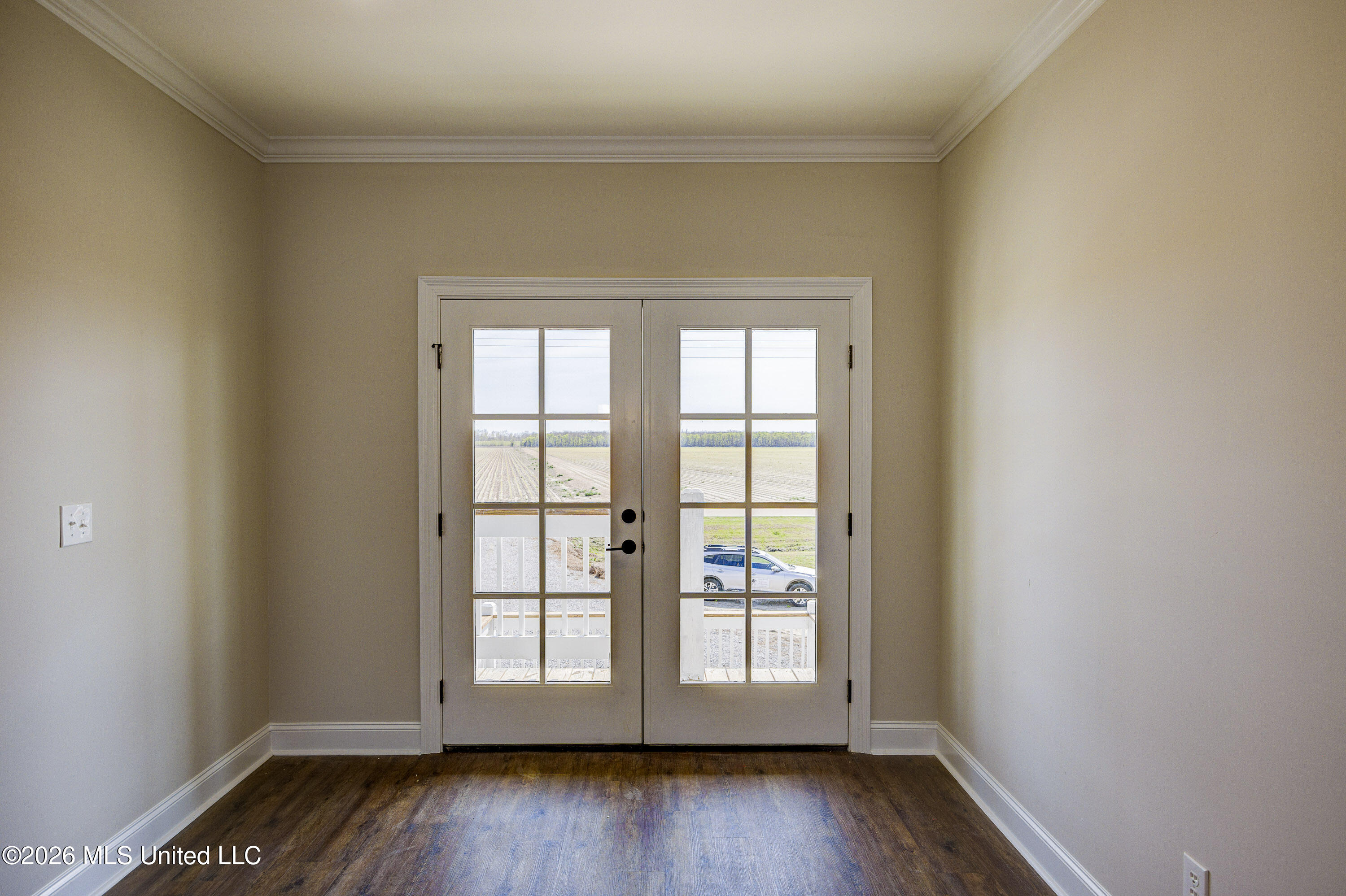 2412 Eagle Lake Shore Road Vicksburg, MS 39183 - Photo 5 of 30 Landside Entry Doors
