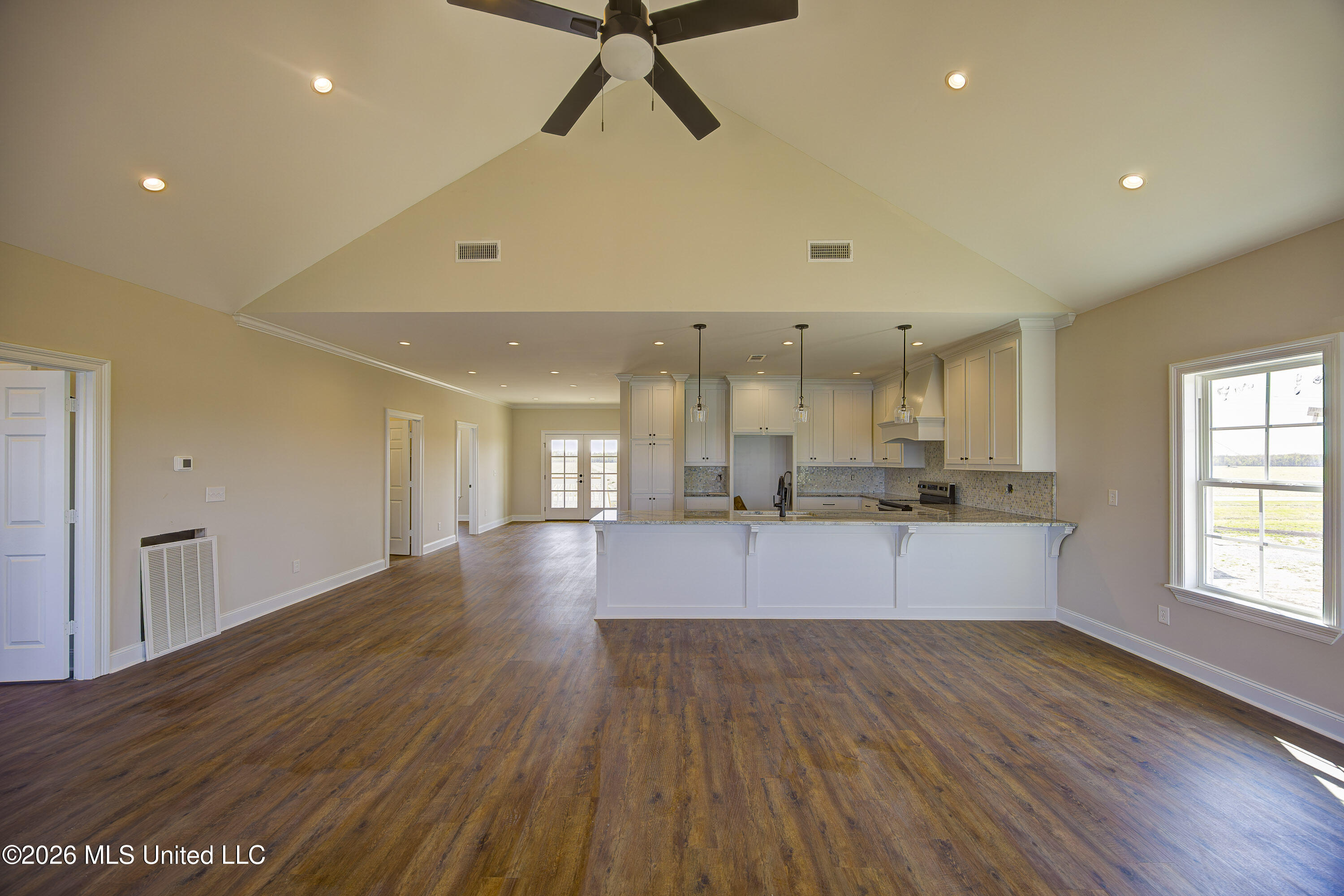 2412 Eagle Lake Shore Road Vicksburg, MS 39183 - Photo 7 of 30 Open Living Area and Kitchen 3