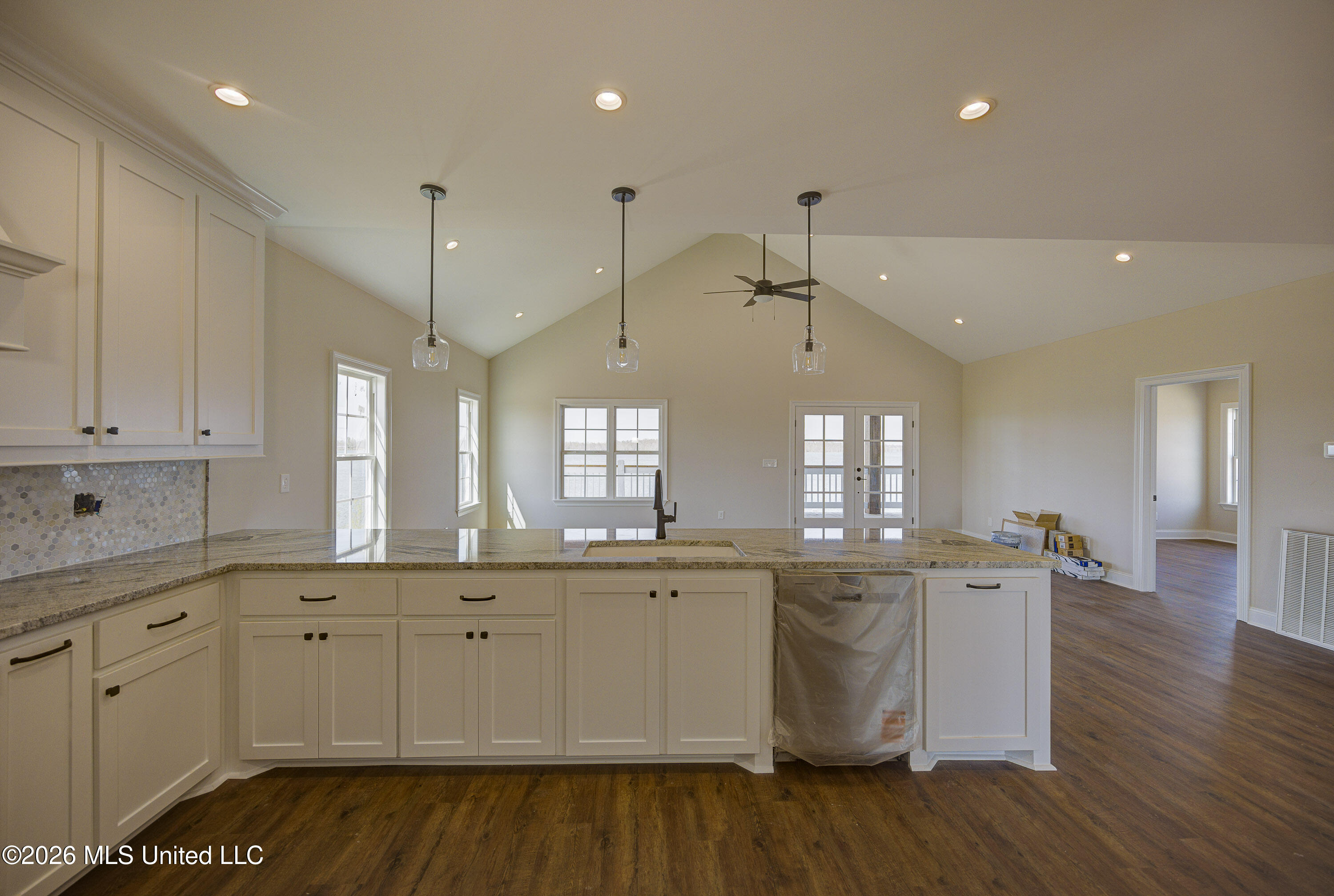 2412 Eagle Lake Shore Road Vicksburg, MS 39183 - Photo 10 of 30 Open Kitchen 4-2