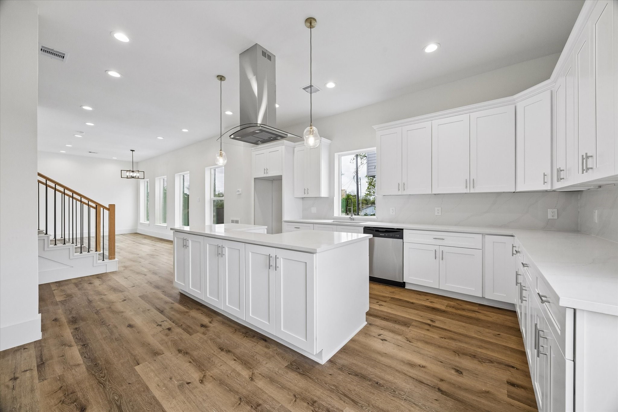 5508 Hardy Street Houston, TX 77009 - Photo 3 of 31