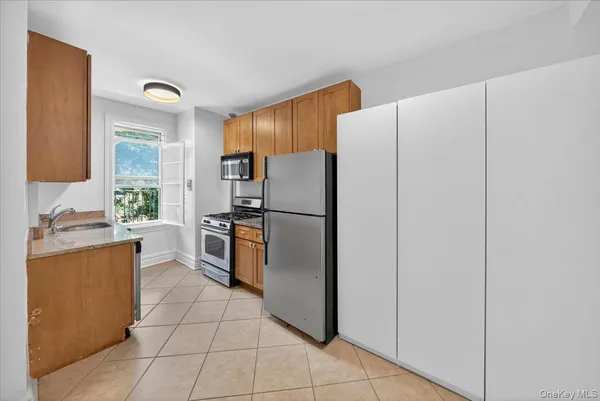 $299,000 | 811 Walton Avenue, Unit C15 | Concourse Village