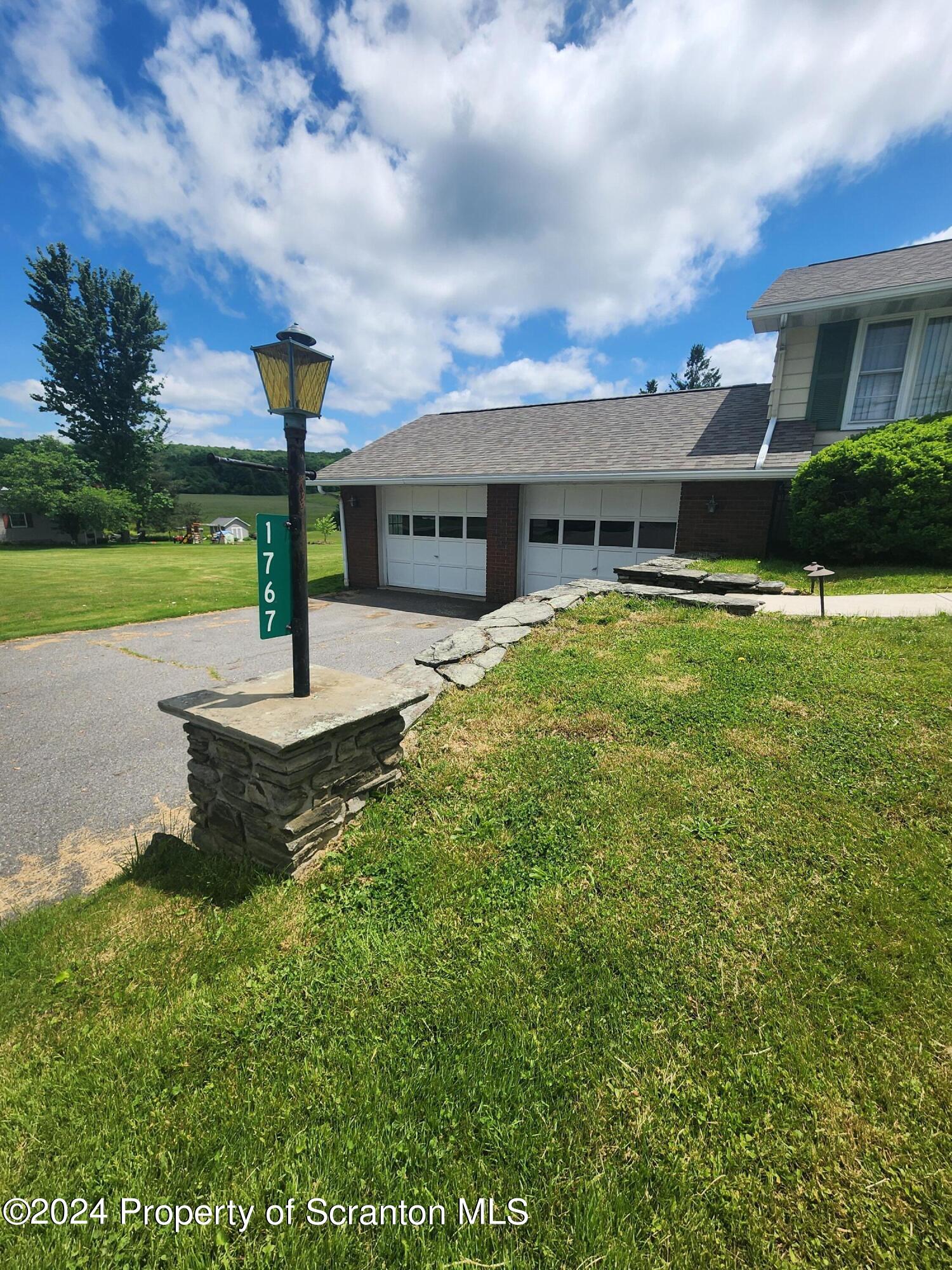 1767 Newton Ransom Boulevard Clarks Summit, PA 18411 - Photo 4 of 36 Gallery Image 4