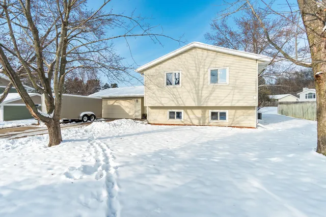 $339,900 | 806 Evergreen Drive, Holmen, WI 54636