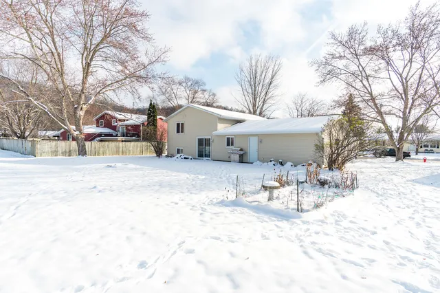 $339,900 | 806 Evergreen Drive, Holmen, WI 54636