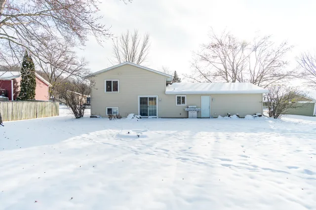 $339,900 | 806 Evergreen Drive, Holmen, WI 54636