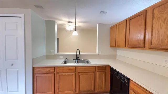 $1,950 | 13 Sleepy Hollow Trail, Palm Coast, FL 32164