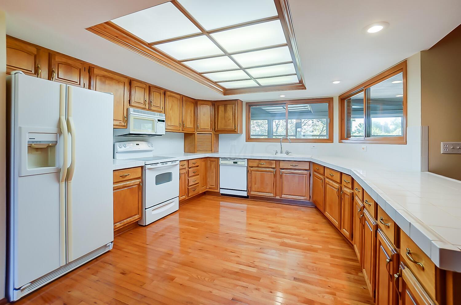 8885 Roberts Road Galloway, OH 43119 - Photo 8 of 50 Kitchen