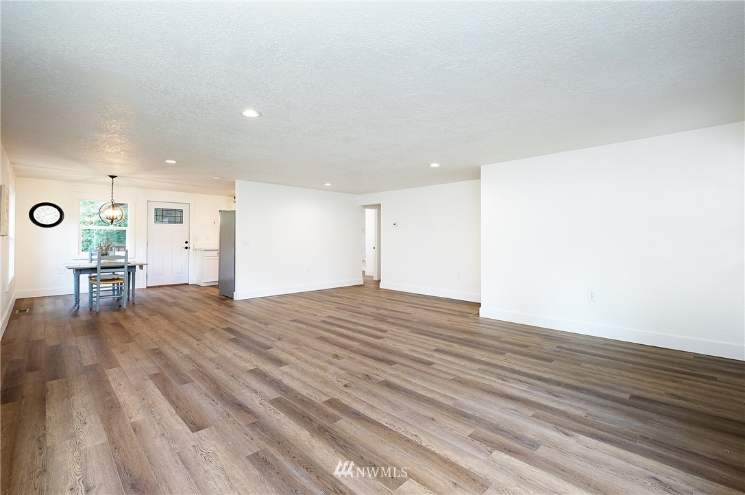 4228 Sunnyslope Road Southwest Port Orchard, WA 98367 - Photo 12 of 36 Gallery Image 12