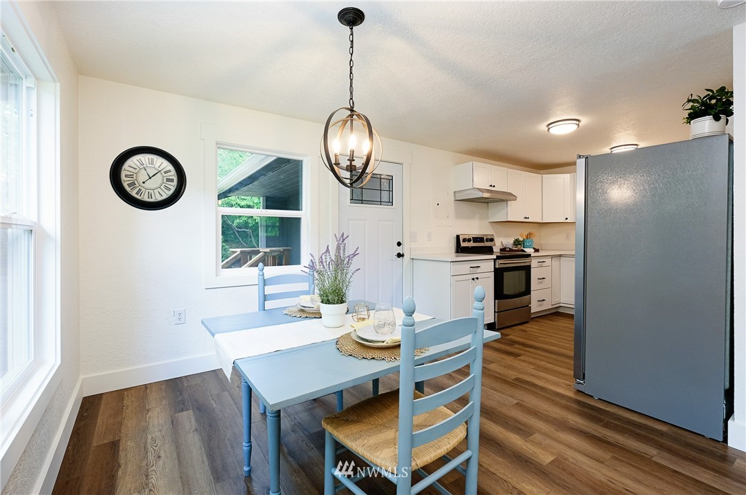 4228 Sunnyslope Road Southwest Port Orchard, WA 98367 - Photo 5 of 36 Gallery Image 5