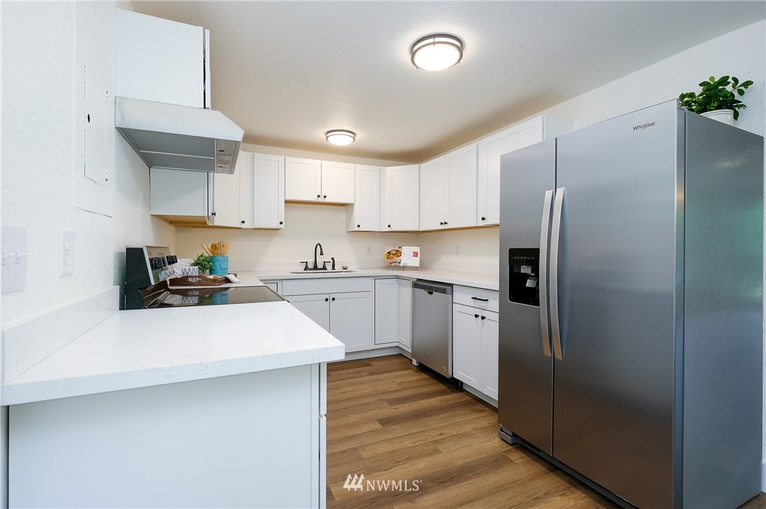4228 Sunnyslope Road Southwest Port Orchard, WA 98367 - Photo 9 of 36 Gallery Image 9