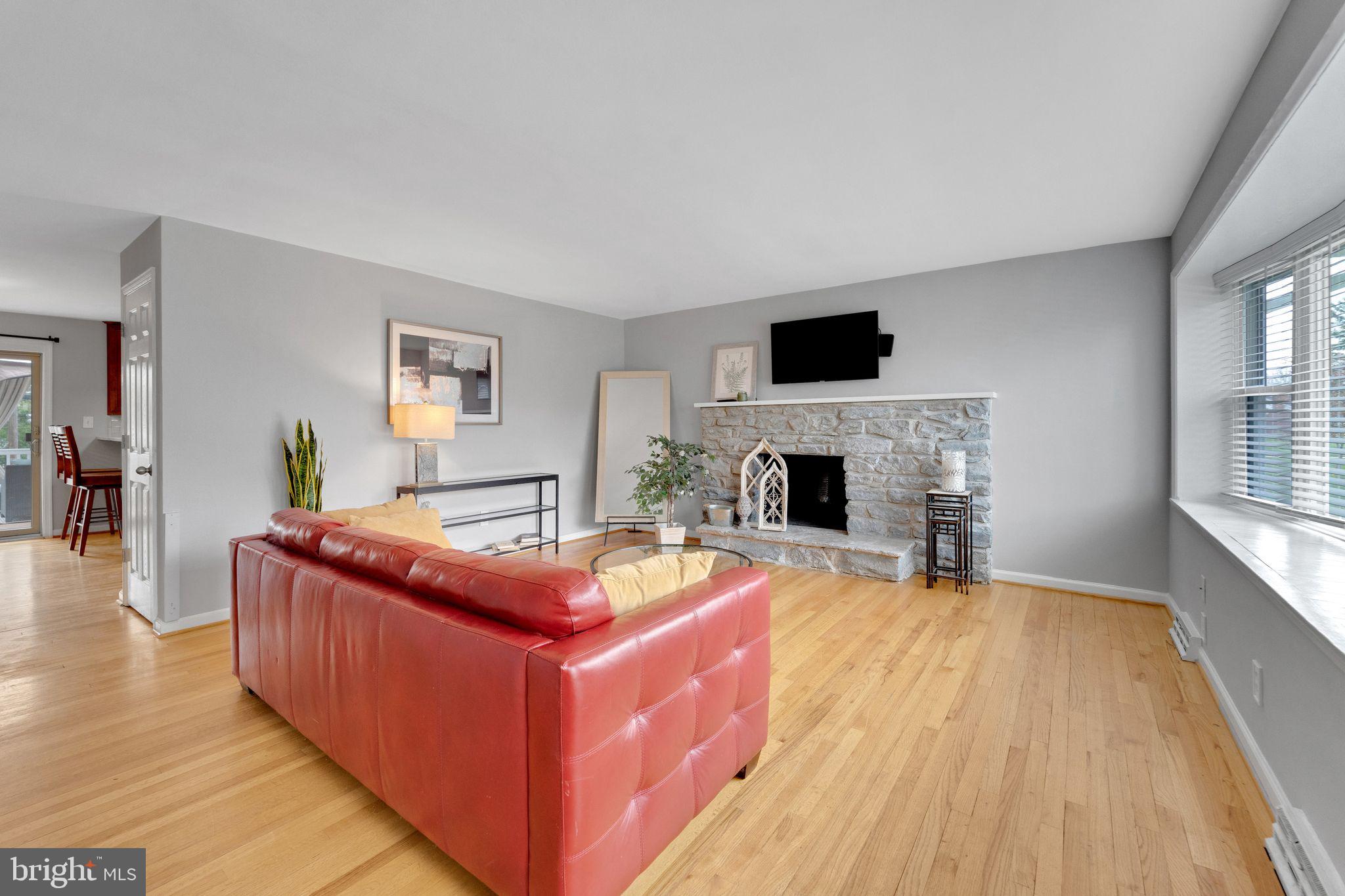 416 Neepier Road Catonsville, MD 21228 - Photo 9 of 31 Gallery Image 9