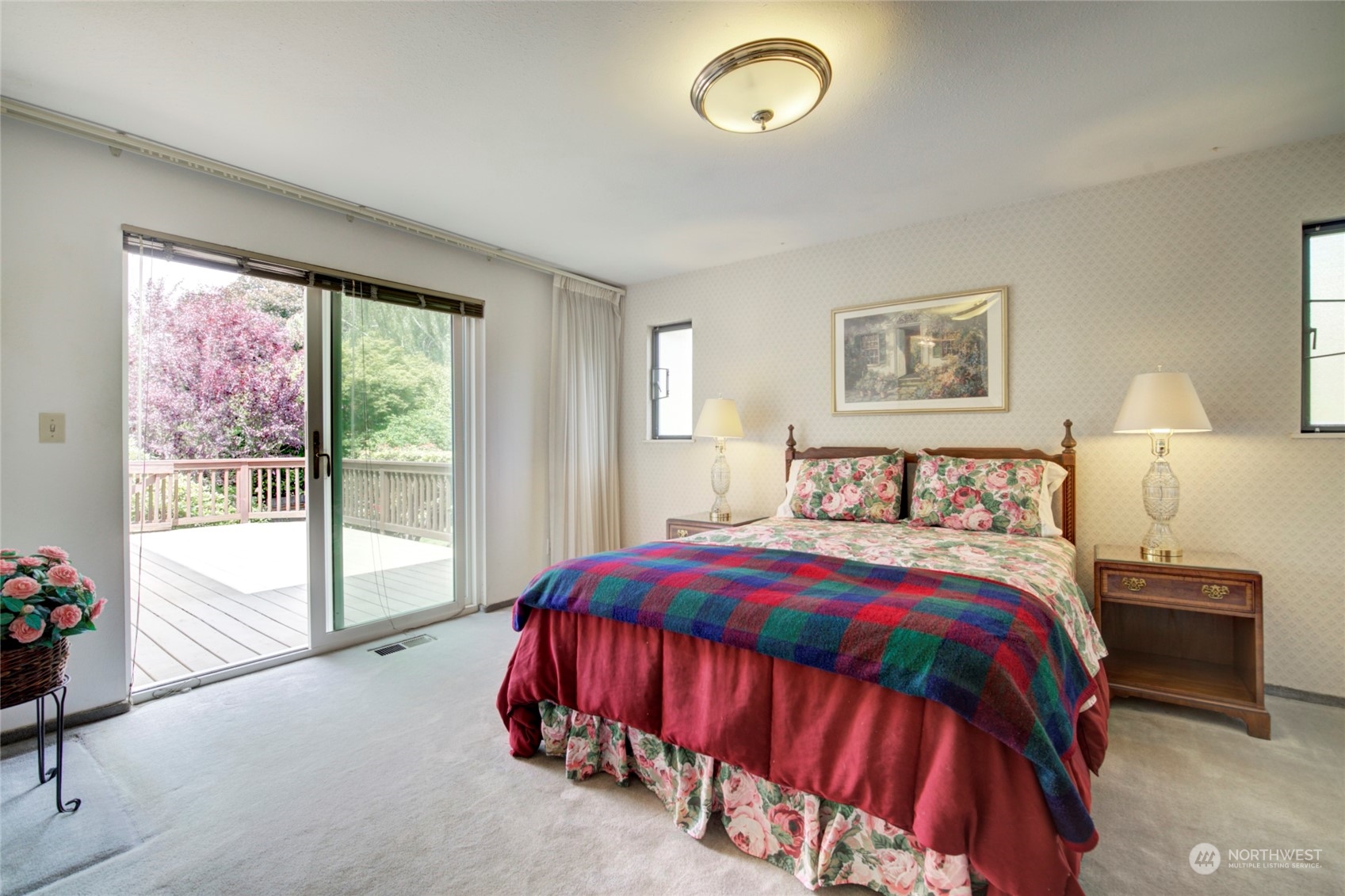 432 Olympic Avenue Edmonds, WA 98020 - Photo 13 of 34 a bedroom with a bed and a window