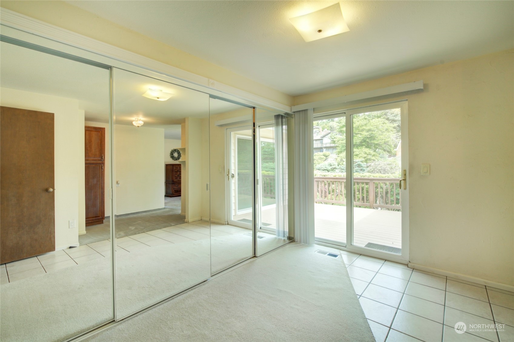 432 Olympic Avenue Edmonds, WA 98020 - Photo 17 of 34 a view of an empty room and window