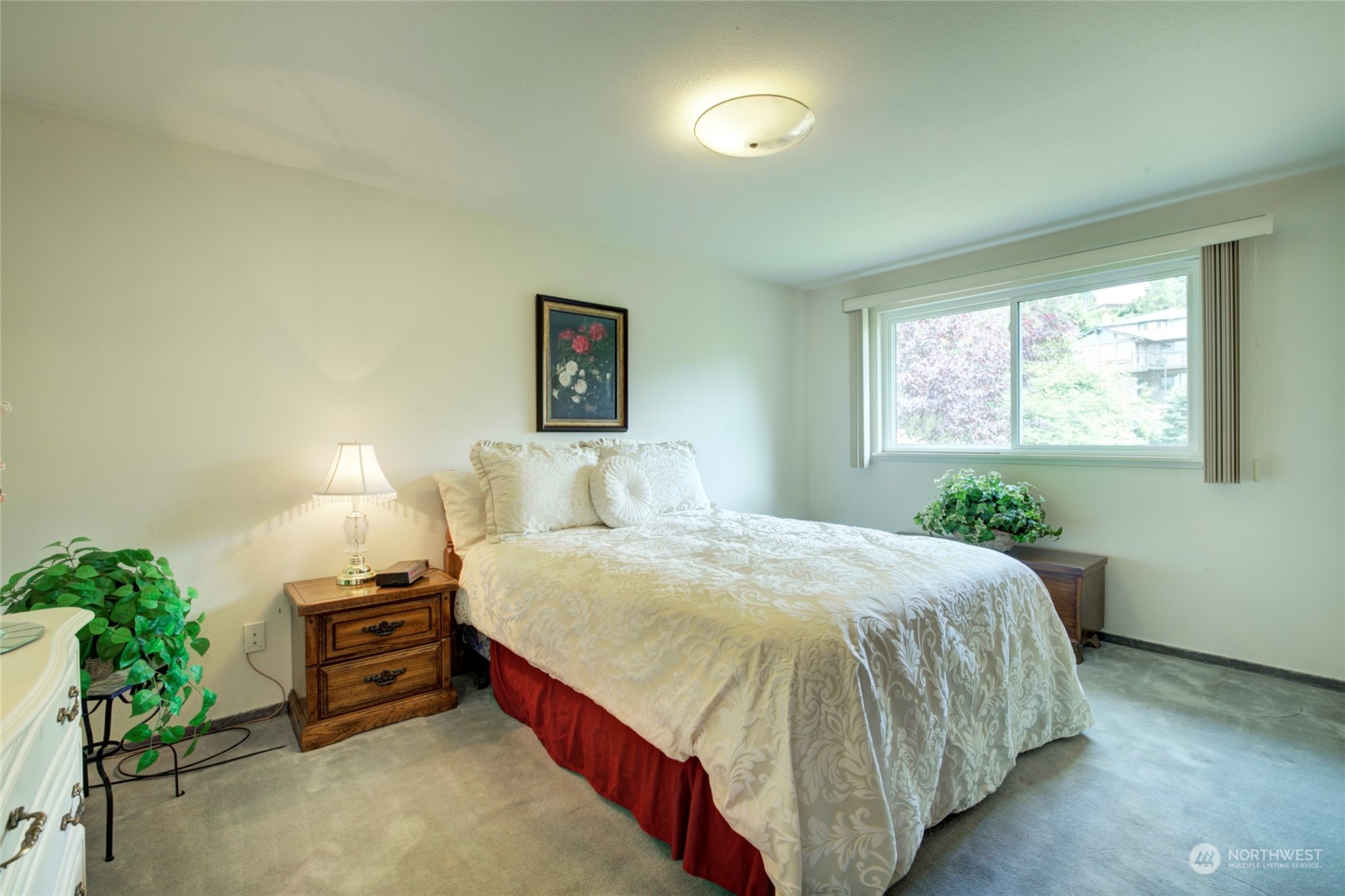 432 Olympic Avenue Edmonds, WA 98020 - Photo 18 of 34 a bedroom with bed and a window