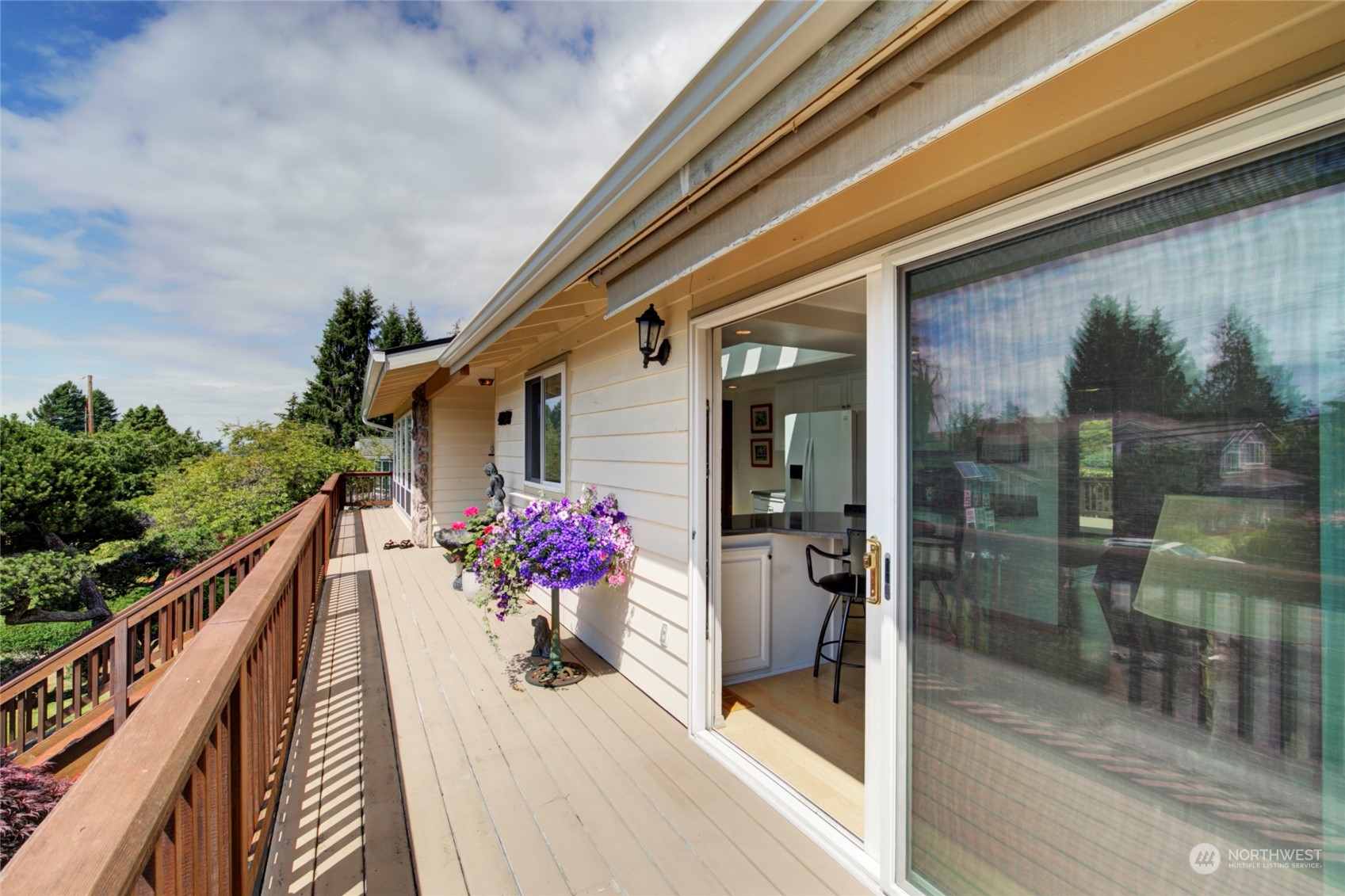 432 Olympic Avenue Edmonds, WA 98020 - Photo 29 of 34 a front view of house