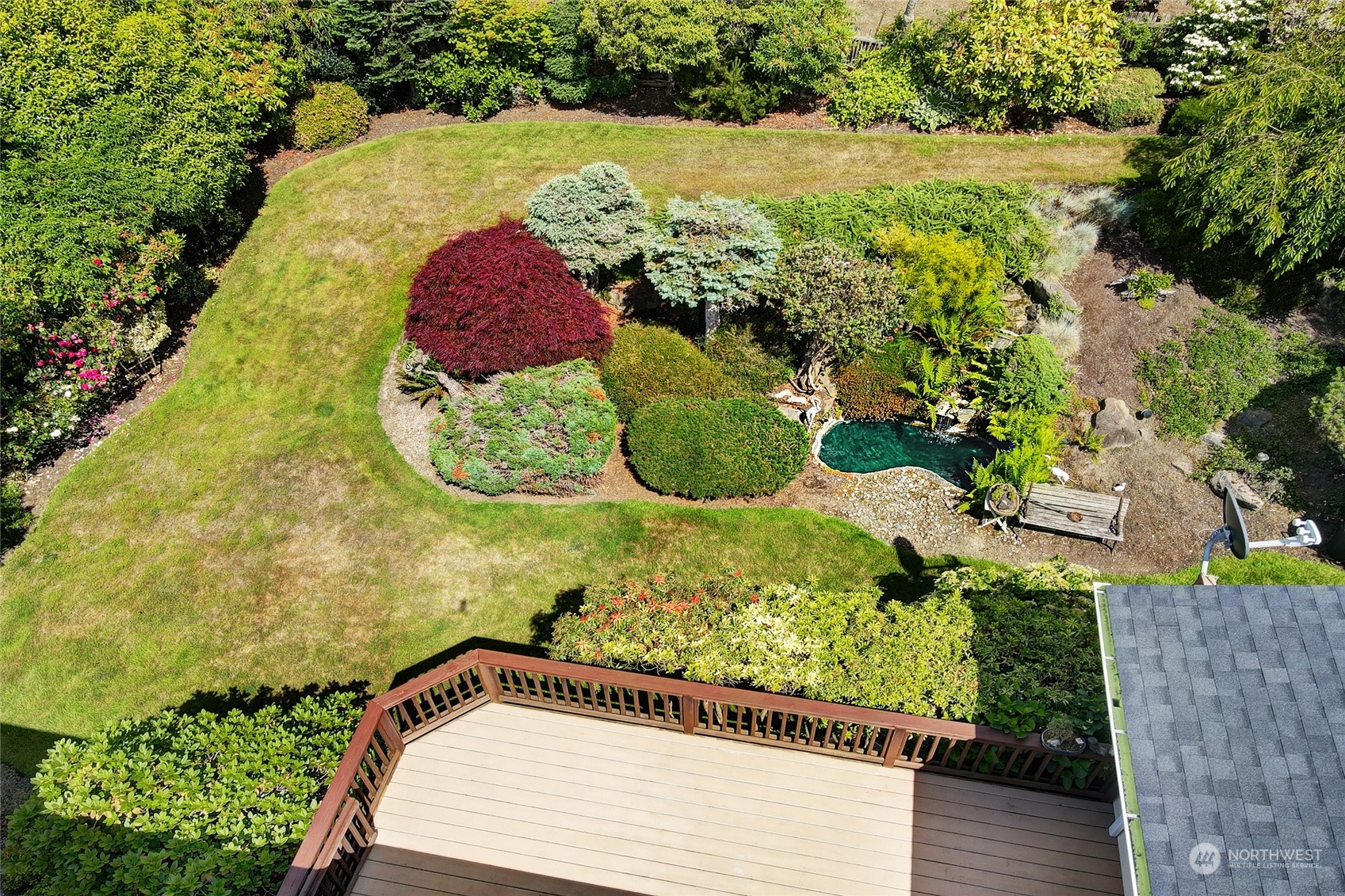 432 Olympic Avenue Edmonds, WA 98020 - Photo 31 of 34 an aerial view of a residential houses with yard