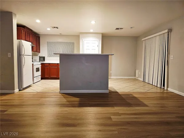 $1,900 | 6161 Wild Lilac Court, Las Vegas, NV 89141