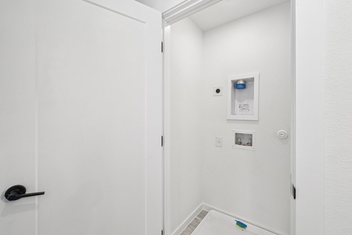 2414 Drew Lane, Unit 3 Austin, TX 78748 - Photo 21 of 38 a bathroom with a window