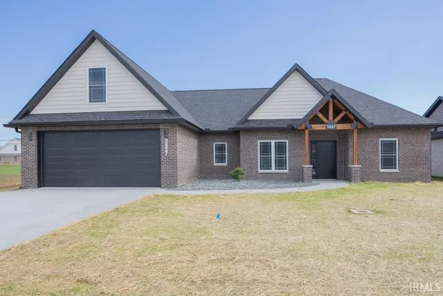 $475,000 | 3527 Sand Drive, Newburgh, IN 47630
