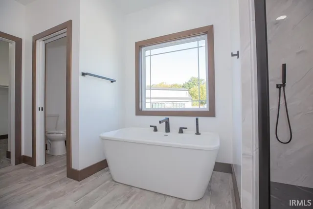 $475,000 | 3527 Sand Drive, Newburgh, IN 47630