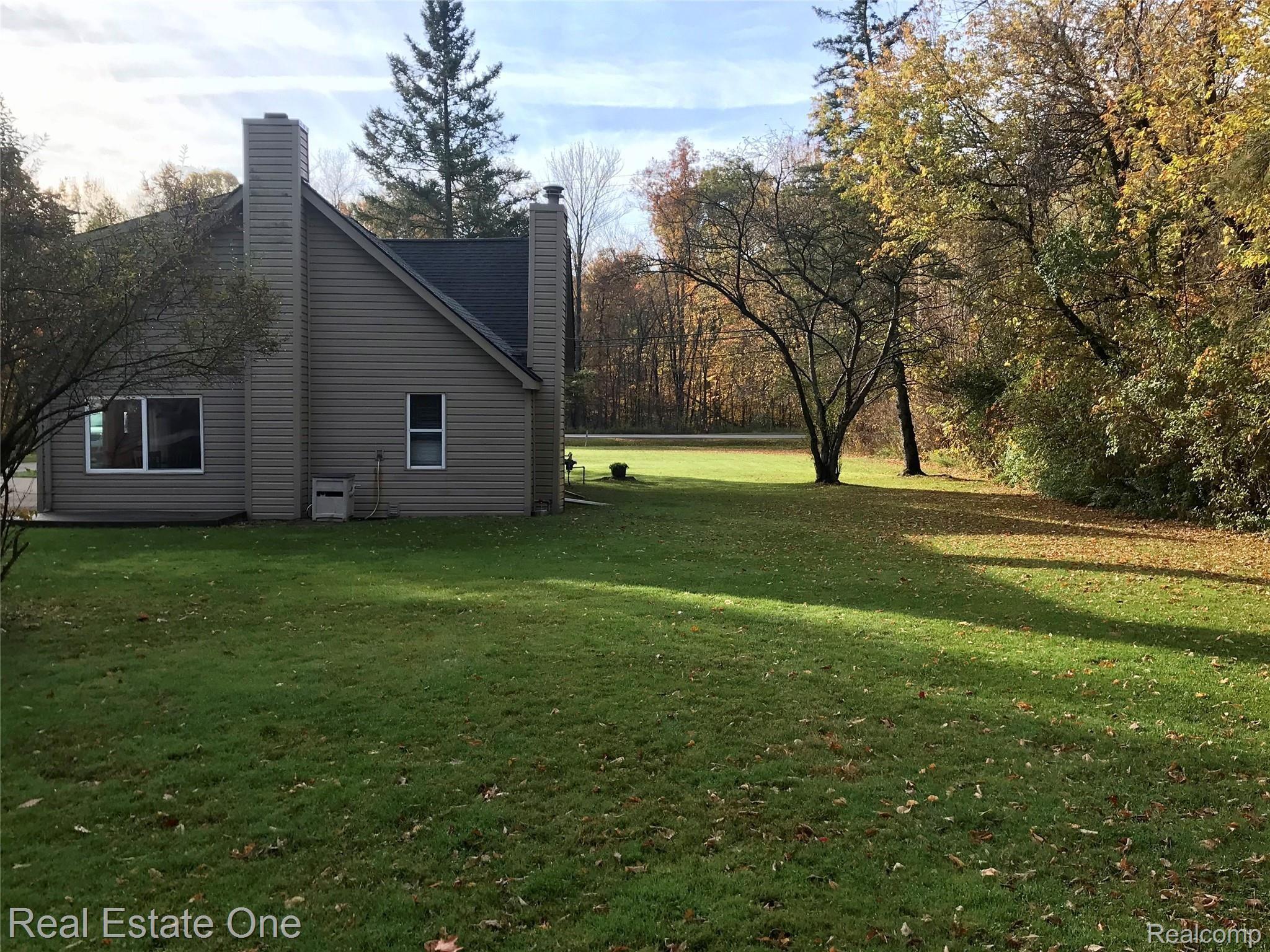 3012 Clarkston Road Lake Orion, MI 48362 - Photo 36 of 47 46F1EA30-AB72-4867-BA14-9C5D905EB4FE.jpeg