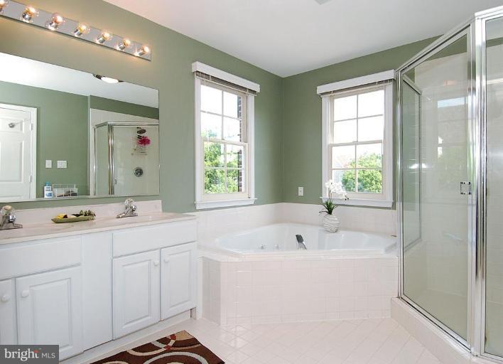 231 Little Quarry Road Gaithersburg, MD 20878 - Photo 13 of 30 Master Bath