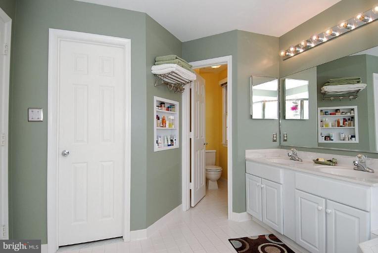 231 Little Quarry Road Gaithersburg, MD 20878 - Photo 14 of 30 Master Bath #2