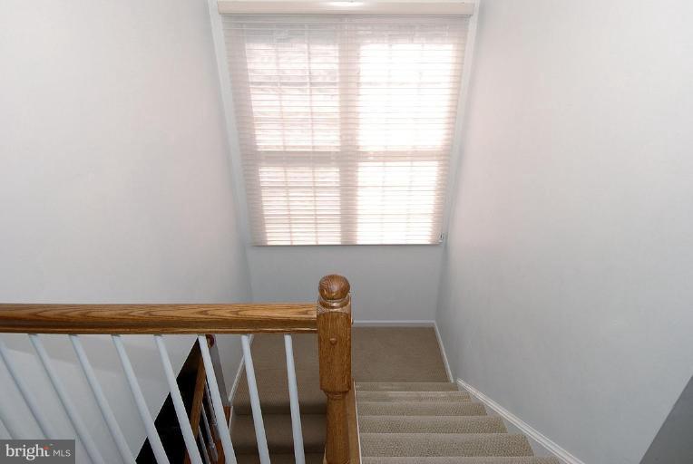 231 Little Quarry Road Gaithersburg, MD 20878 - Photo 10 of 30 Staircase