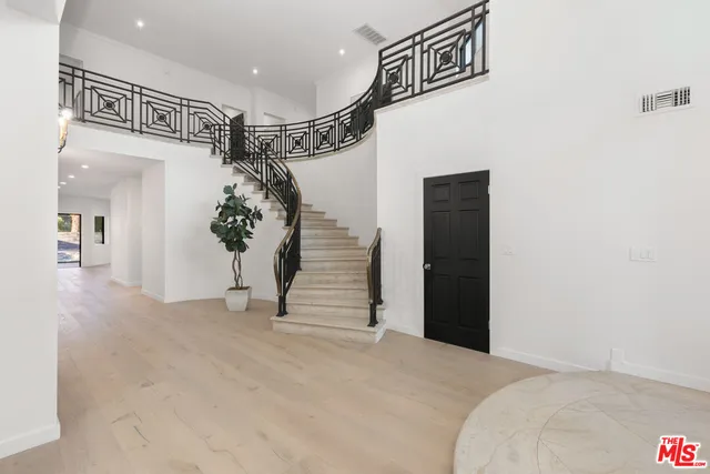 $4,199,000 | 4256 Tarzana Estates Drive, Tarzana, CA 91356