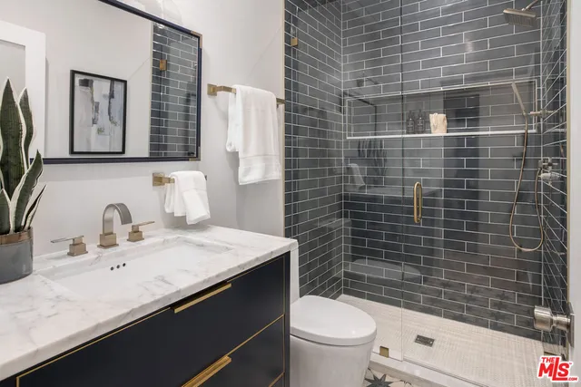 $4,199,000 | 4256 Tarzana Estates Drive, Tarzana, CA 91356