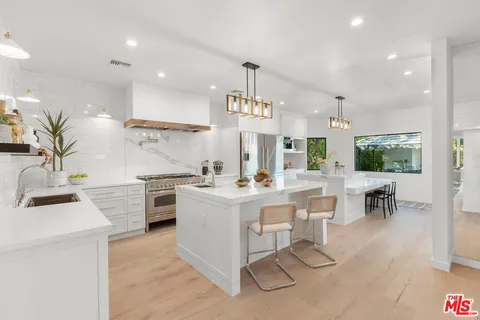 $3,999,000 | 4256 Tarzana Estates Drive, Tarzana, CA 91356