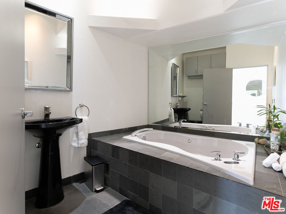 31518 Anacapa View Drive Malibu, CA 90265 - Photo 26 of 75