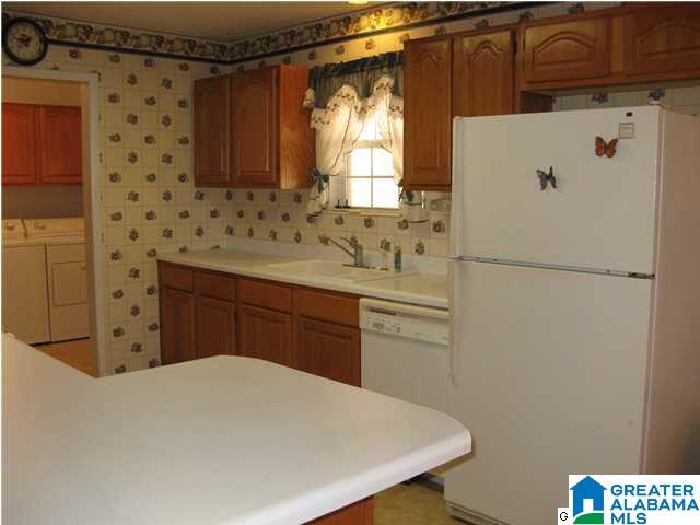 188 Martin Street Sylacauga, AL 35151 - Photo 7 of 27