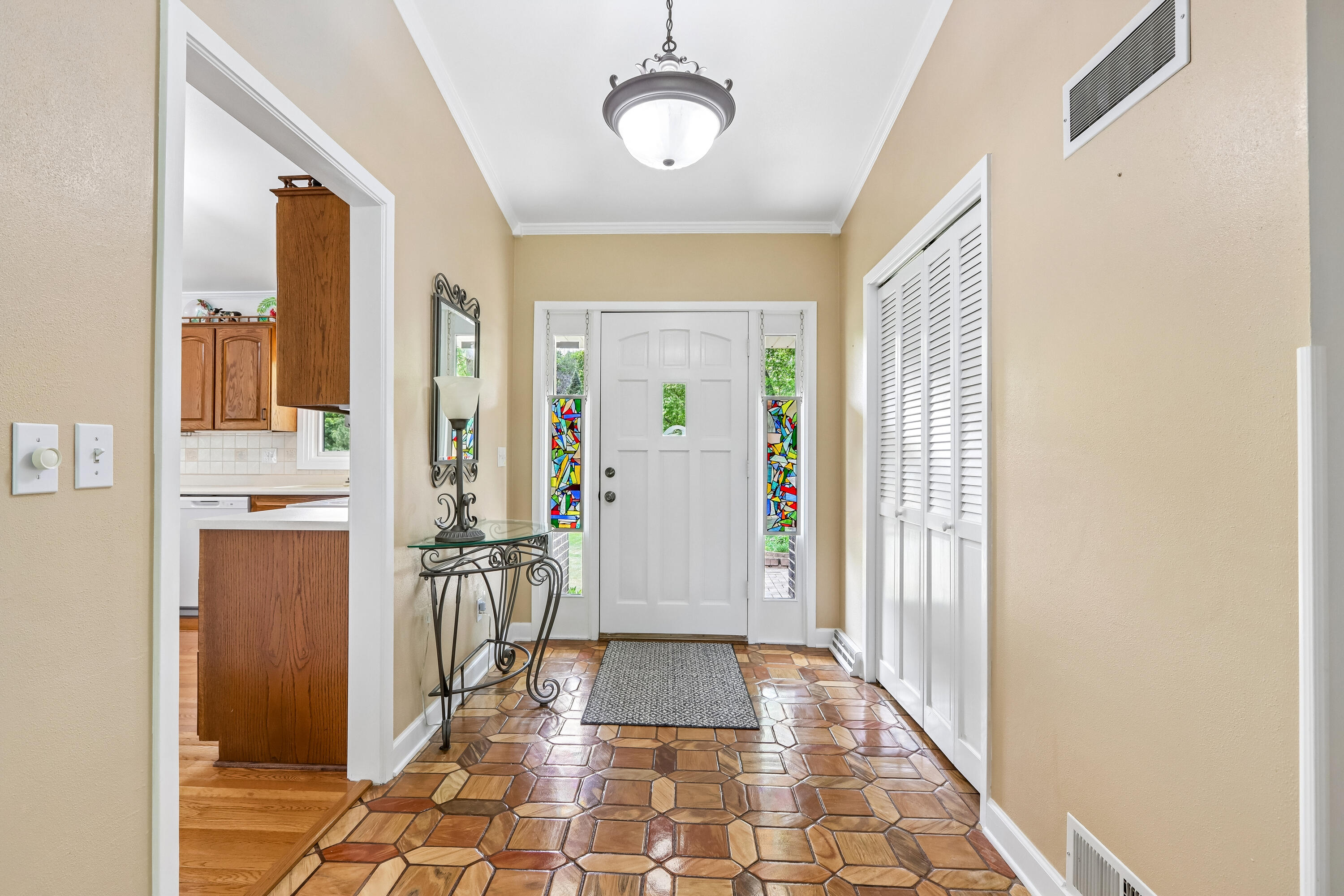 804 Lochtyn Ridge Wales, WI 53183 - Photo 7 of 58 Foyer