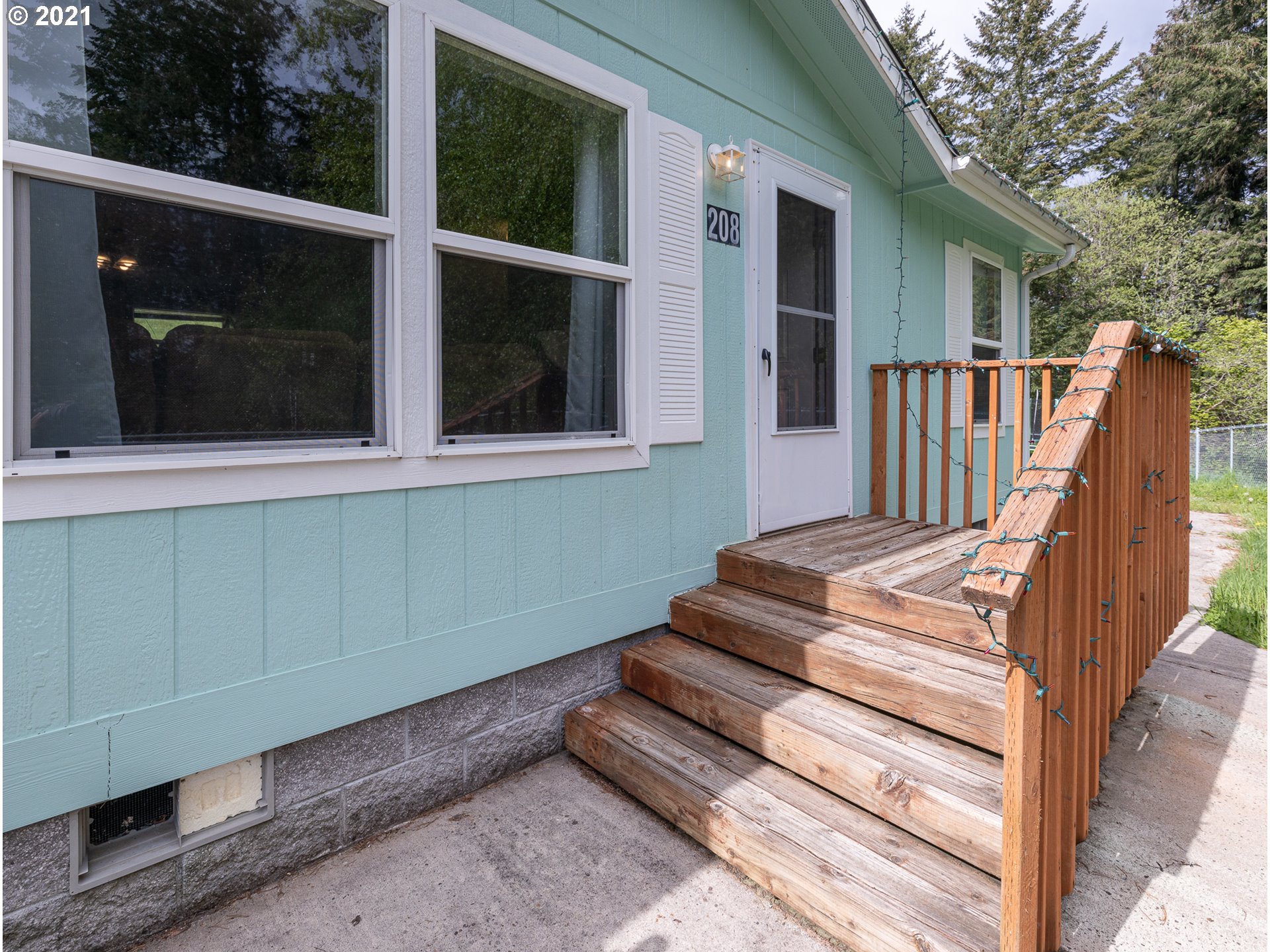 208 Hicks Road Castle Rock, WA 98611 - Photo 16 of 23 Gallery Image 16