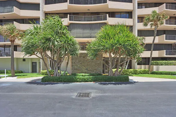 $2,950 | 4200 North Ocean Drive, Unit 2903, Singer Island, FL 33404
