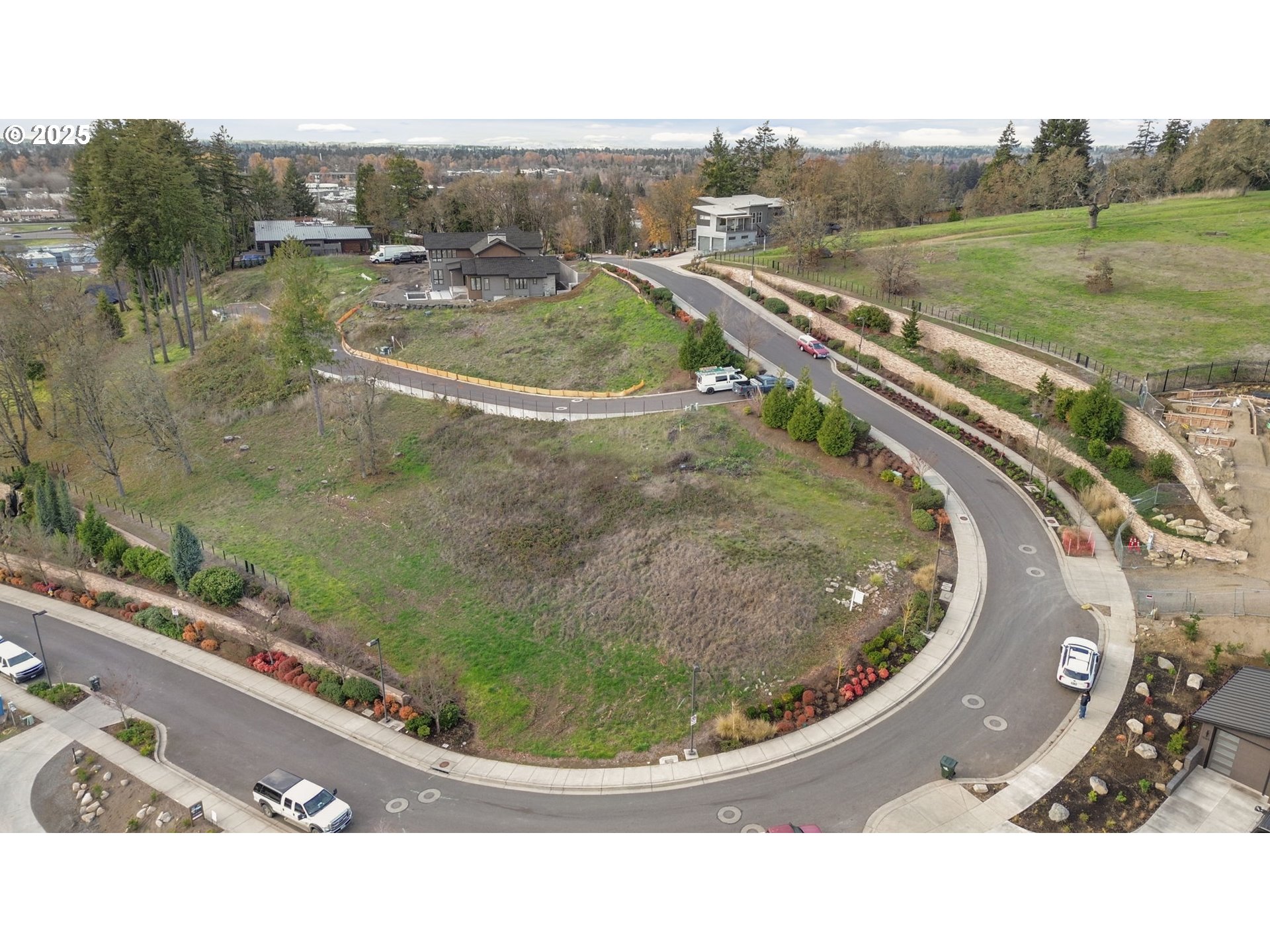 1282 Evening Star Lane Eugene, OR 97401 - Photo 30 of 38 a view of a swimming pool with a yard