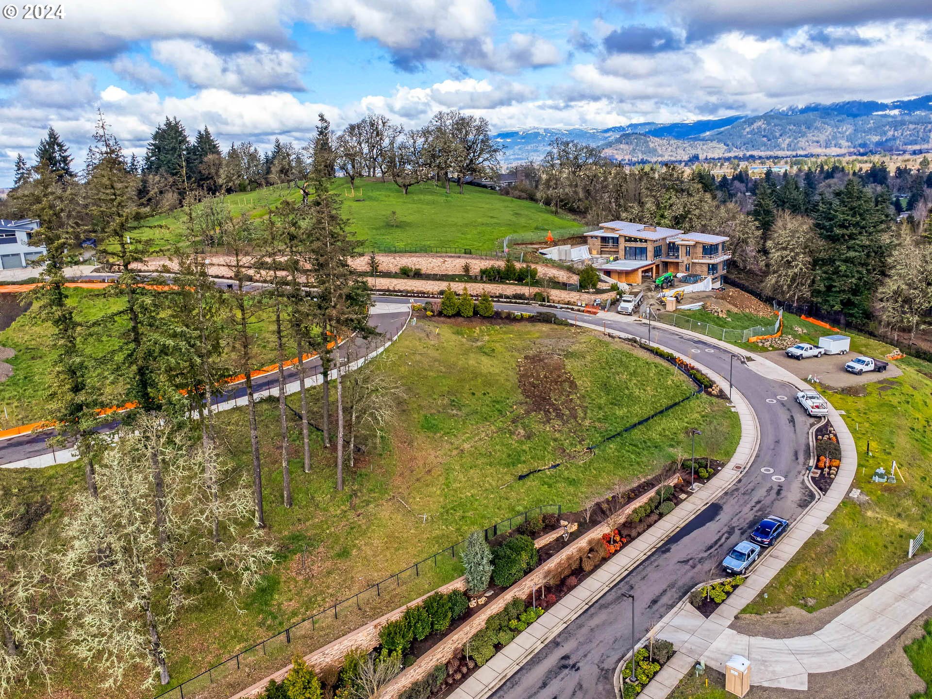 1282 Evening Star Lane Eugene, OR 97401 - Photo 8 of 38 a view of a lake with a city